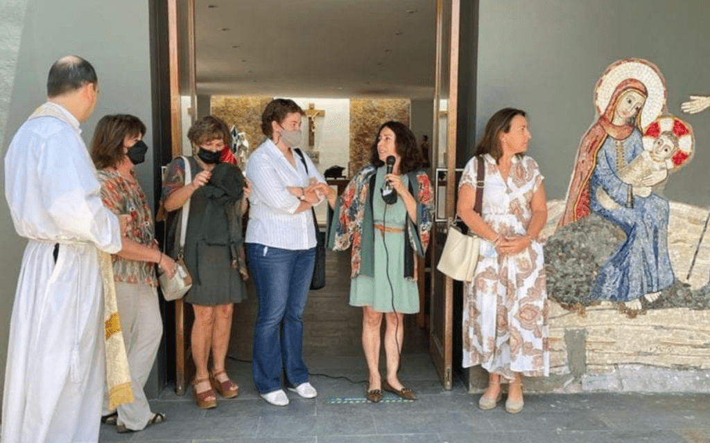 Taller Kalia finaliza mural de mosaico en Centro Misión La Dehesa