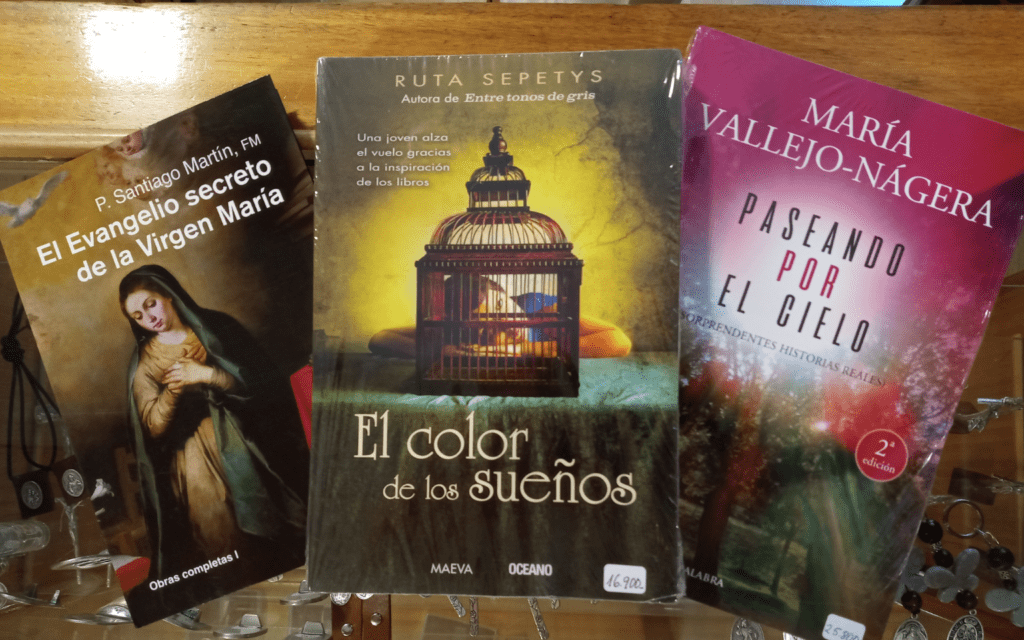 “El evangelio secreto de la Virgen María”, “El color de los sueños” y “Paseando por el cielo”